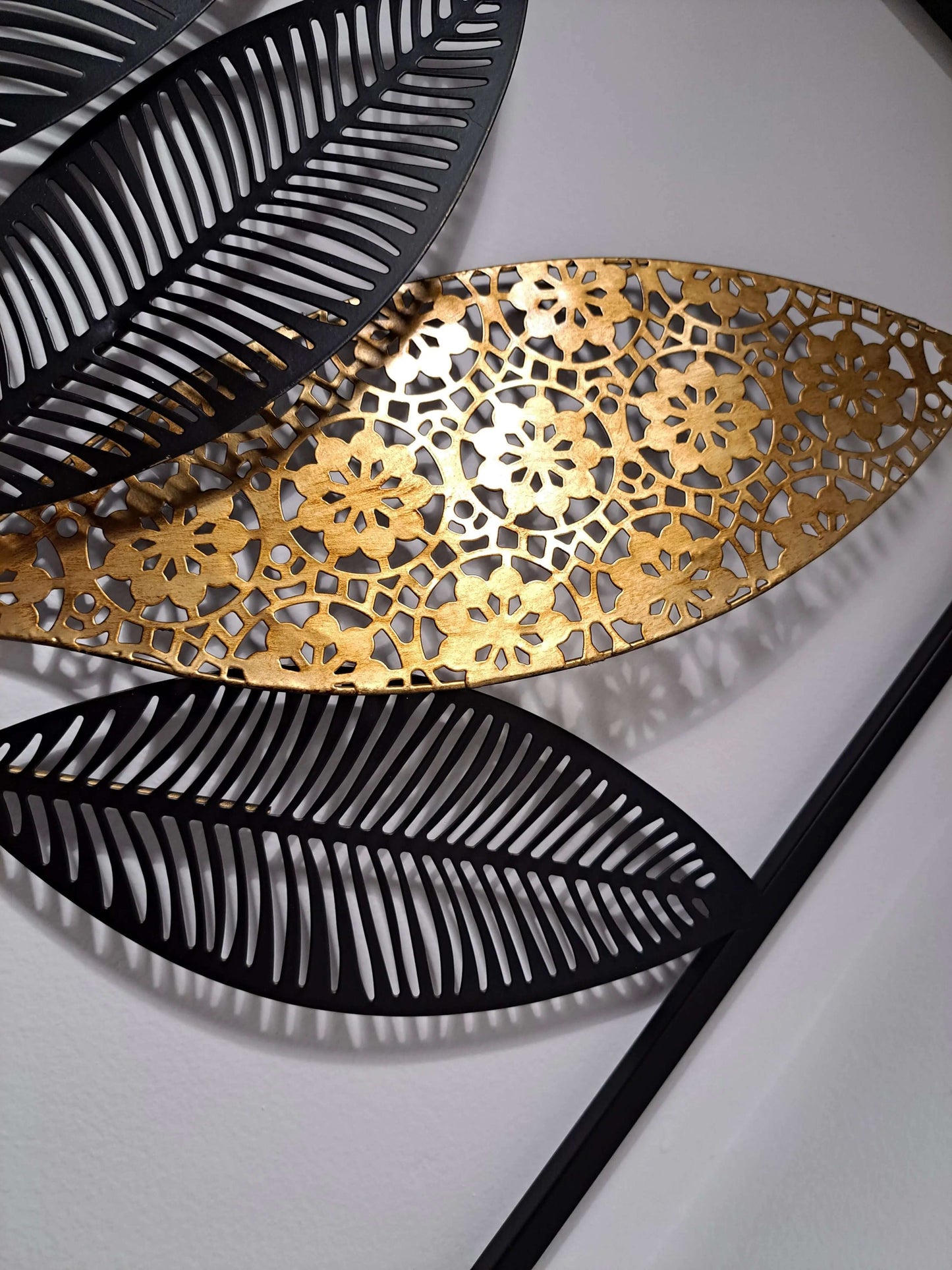Feuilles en Métal Noir et Doré - OrnaMura
