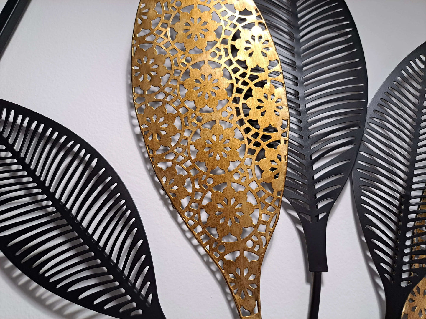 Feuilles en Métal Noir et Doré - OrnaMura
